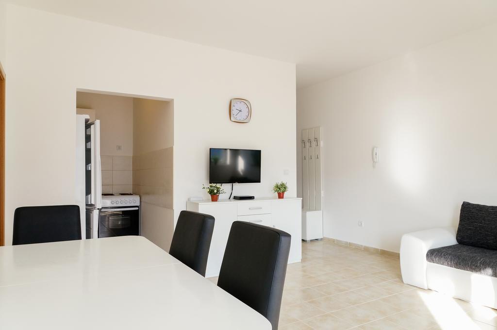Apartment Begonia Of Kumbor تْشيرسيك نوفي المظهر الخارجي الصورة