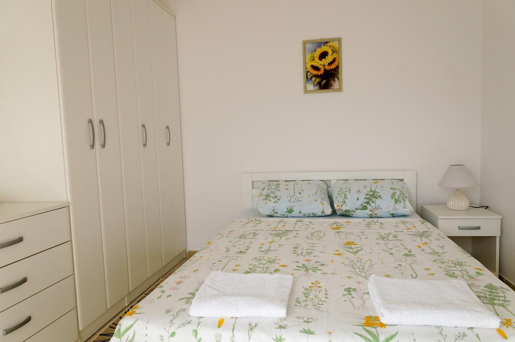 Apartment Begonia Of Kumbor تْشيرسيك نوفي المظهر الخارجي الصورة